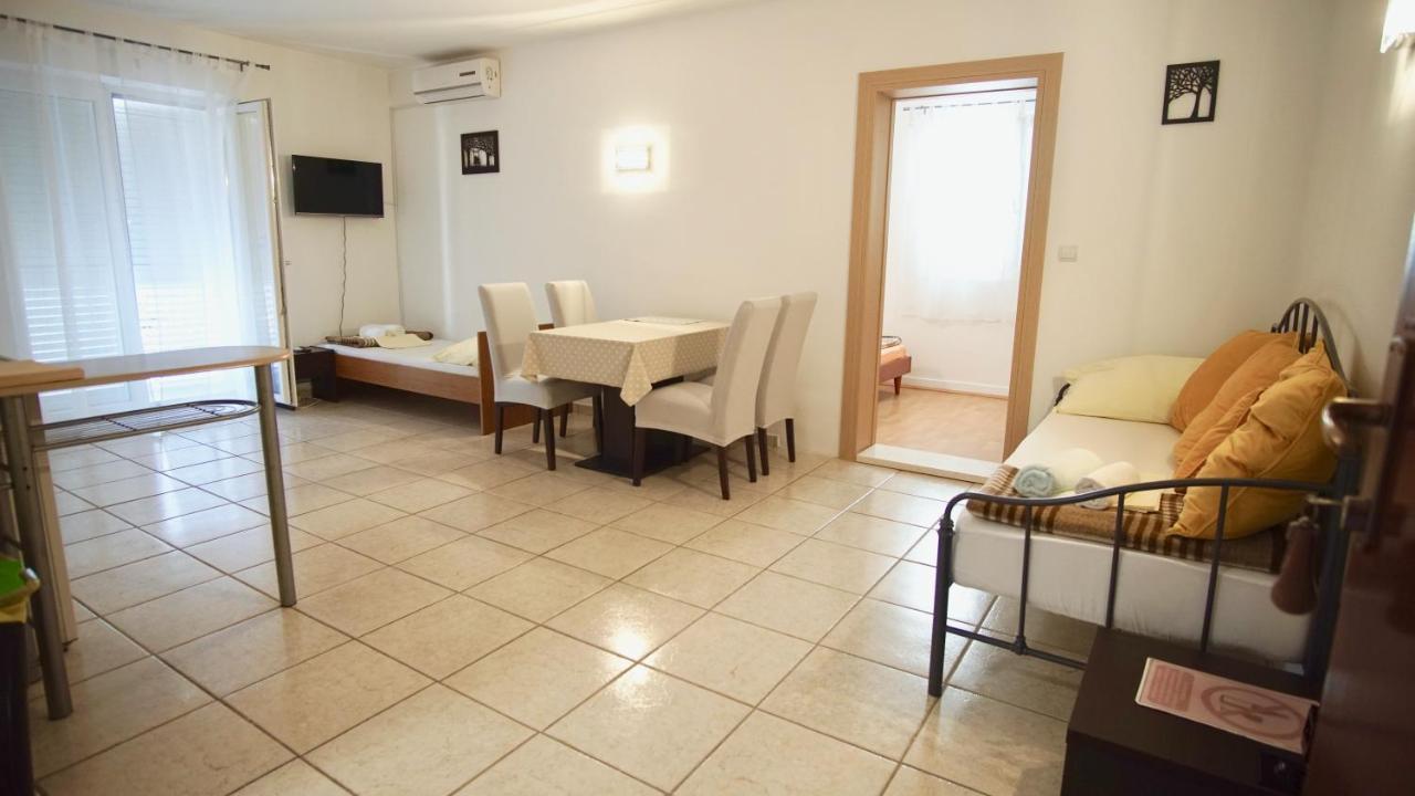 Apartments Victoria Trogir Eksteriør billede