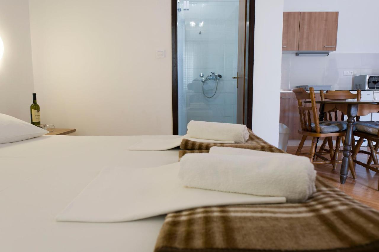 Apartments Victoria Trogir Eksteriør billede