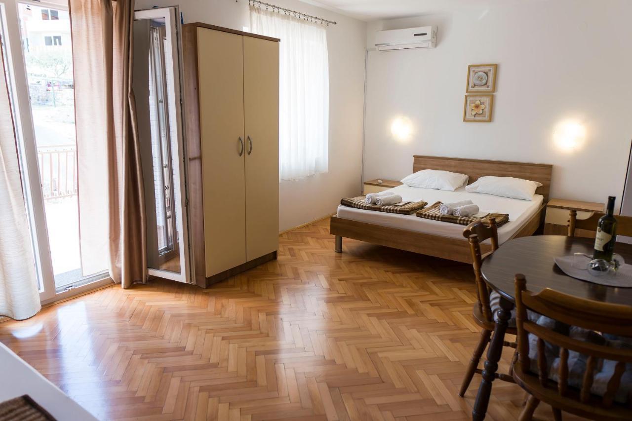 Apartments Victoria Trogir Eksteriør billede