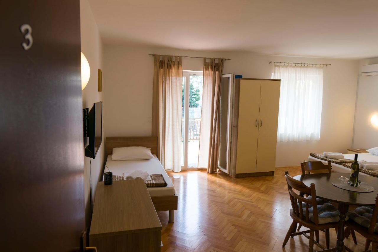 Apartments Victoria Trogir Eksteriør billede