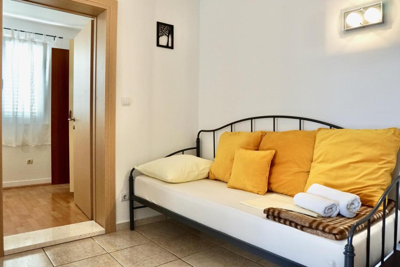 Apartments Victoria Trogir Eksteriør billede