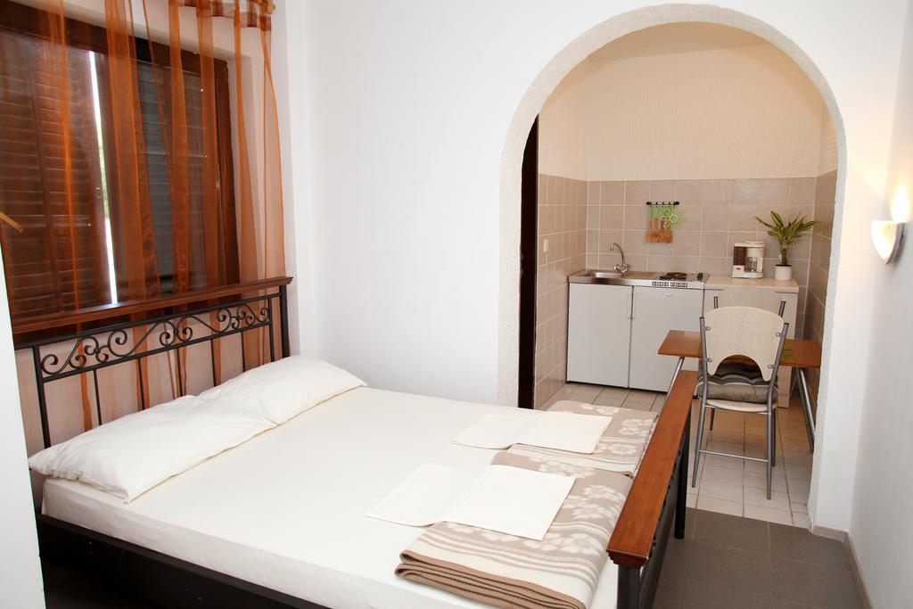 Apartments Victoria Trogir Eksteriør billede